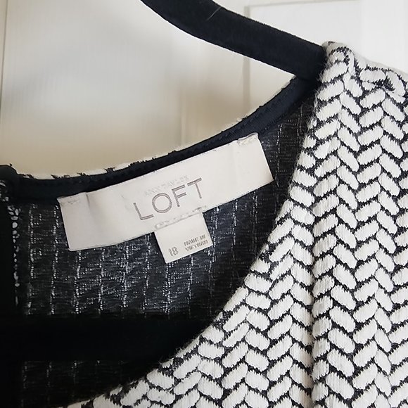 Ann Taylor sleeveless dress - Picture 2 of 5